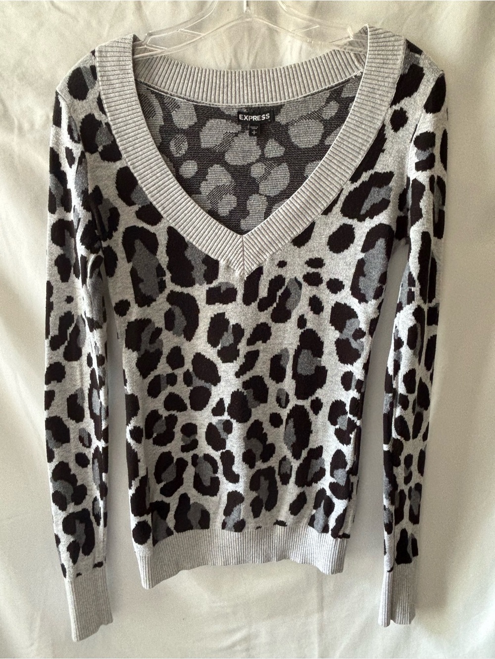 Express Leopard Print V-Neck Sweater Gray Black Animal Print Long Sleeve S